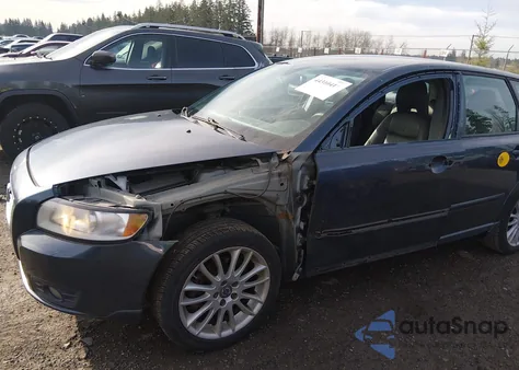 2011 Volvo V50 T5/T5 (Fleet Only)/T5 R-Design z USA, uszkodzony, nr VIN YV1672MW8B2615879